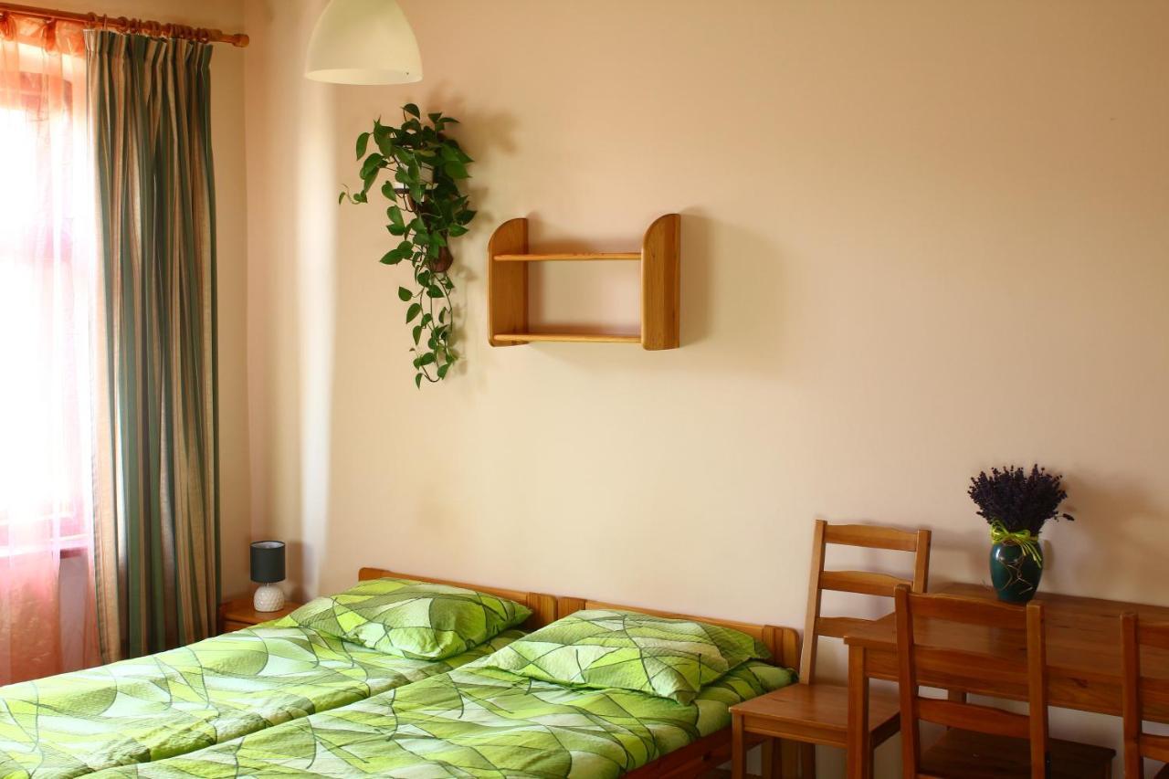 Apartamenty I Pokoje Goscinne "Wacus" Srebrna Góra Exterior foto